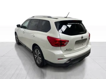 2018 Nissan Pathfinder - image 10