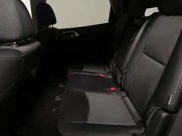 2018 Nissan Pathfinder - image 14