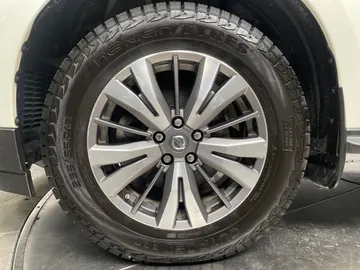 2018 Nissan Pathfinder - image 6