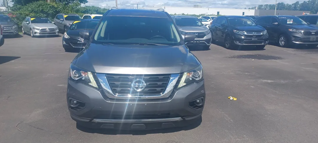 2018 Nissan Pathfinder — photo 2