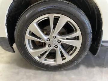 2019 Nissan Pathfinder - image 7