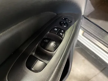 2019 Nissan Pathfinder - image 23