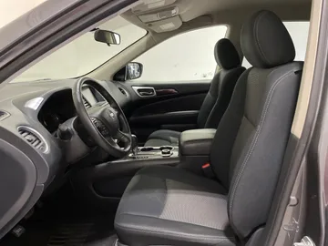 2019 Nissan Pathfinder - image 10