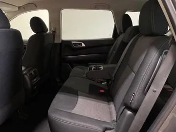 2019 Nissan Pathfinder - image 11