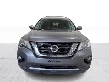 2019 Nissan Pathfinder - image 3
