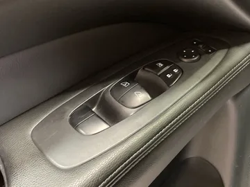 2019 Nissan Pathfinder - image 23