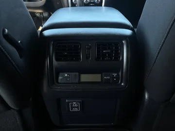 2018 Nissan Pathfinder - image 25