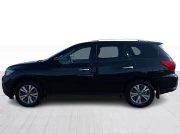2018 Nissan Pathfinder - image 9