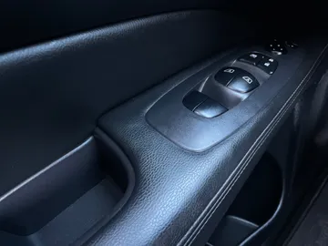 2018 Nissan Pathfinder - image 22