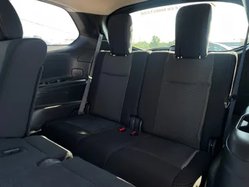 2018 Nissan Pathfinder - image 24