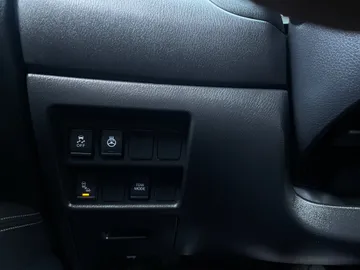 2018 Nissan Pathfinder - image 29