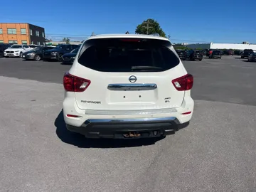 2018 Nissan Pathfinder - image 7