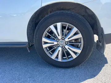 2018 Nissan Pathfinder - image 8