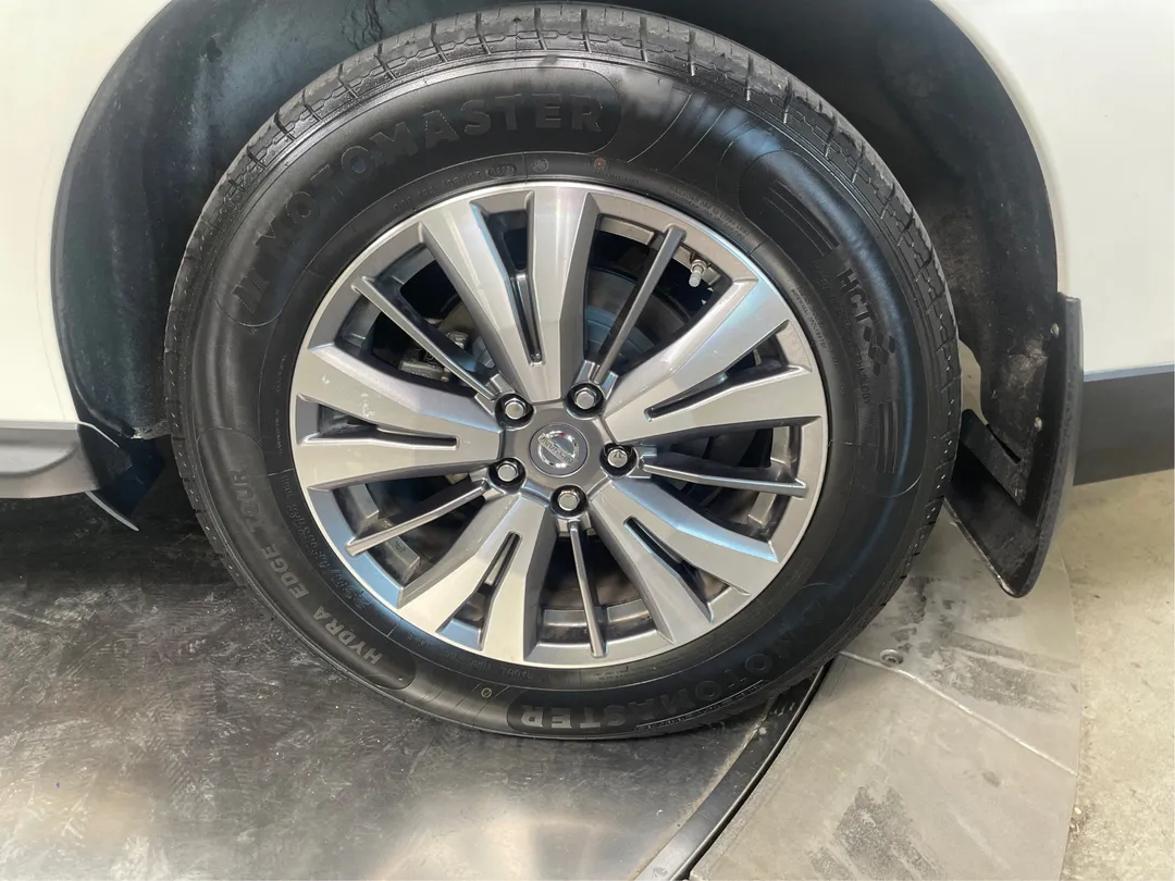 2018 Nissan Pathfinder — photo 5