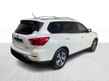 2018 Nissan Pathfinder - image 13