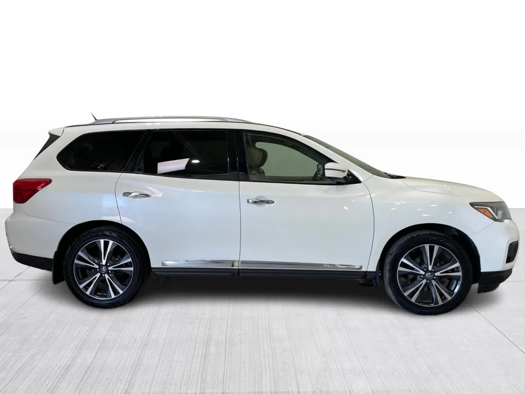 2018 Nissan Pathfinder — photo 2