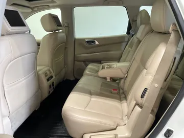 2018 Nissan Pathfinder - image 15