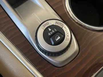 2018 Nissan Pathfinder - image 24