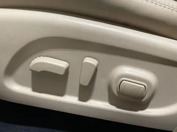 2018 Nissan Pathfinder - image 19
