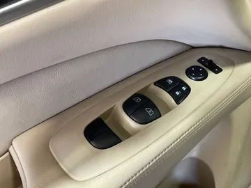 2018 Nissan Pathfinder - image 26
