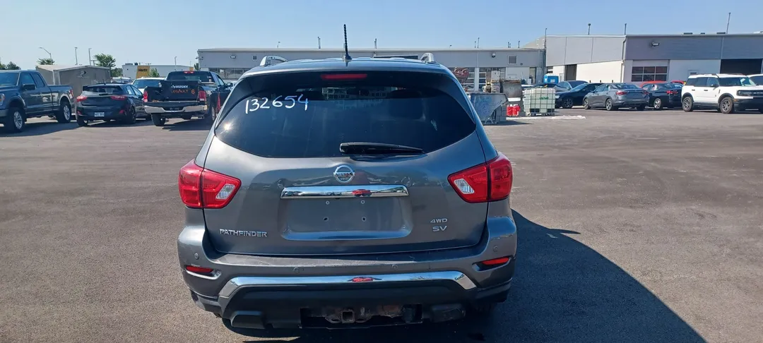 2018 Nissan Pathfinder — photo 6