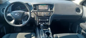 2018 Nissan Pathfinder - image 10