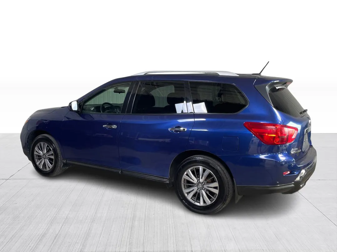2018 Nissan Pathfinder SV Tech 4x4, photo 9