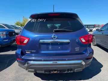 2018 Nissan Pathfinder - image 6