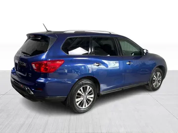 2018 Nissan Pathfinder - image 13