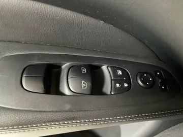 2018 Nissan Pathfinder - image 23