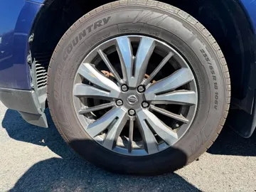 2018 Nissan Pathfinder - image 7