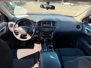 2018 Nissan Pathfinder - image 9