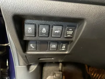 2017 Nissan Pathfinder - image 31