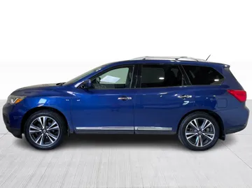 2017 Nissan Pathfinder - image 10