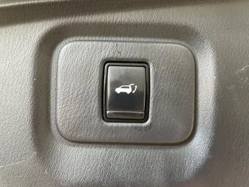 2017 Nissan Pathfinder - image 37