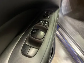 2017 Nissan Pathfinder - image 23
