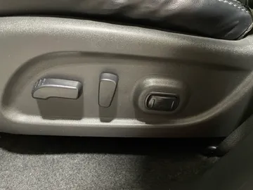 2017 Nissan Pathfinder - image 18