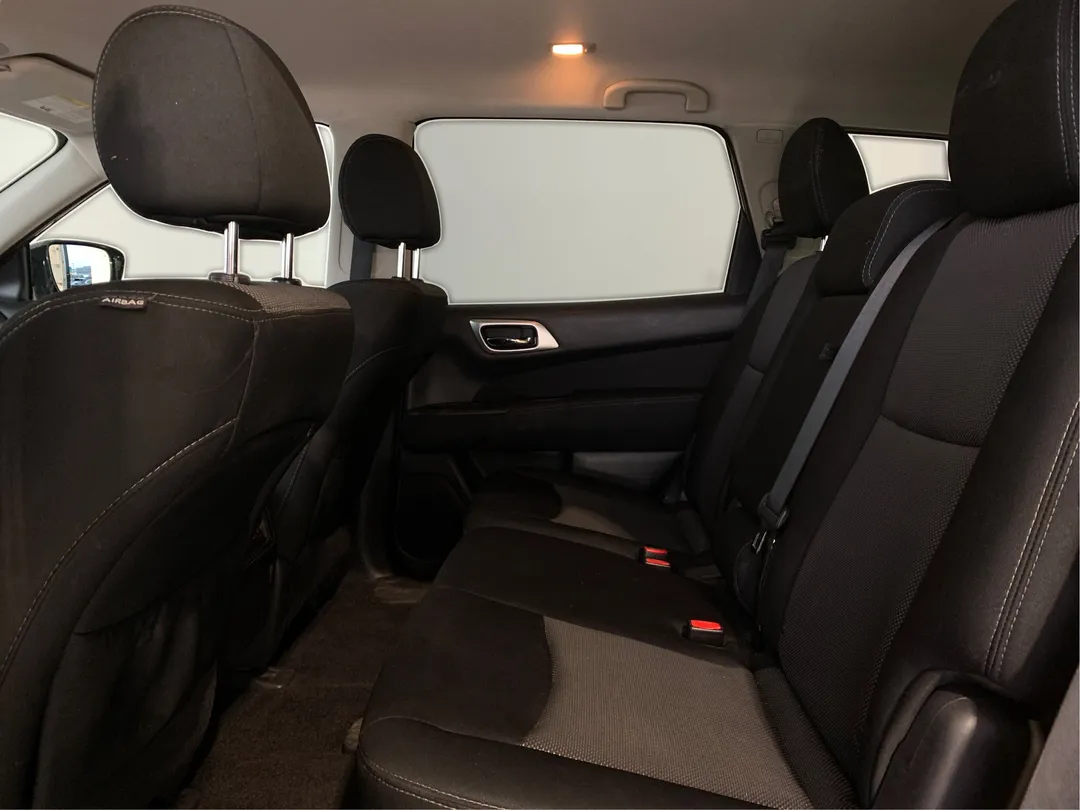 2017 Nissan Pathfinder SV, photo 10