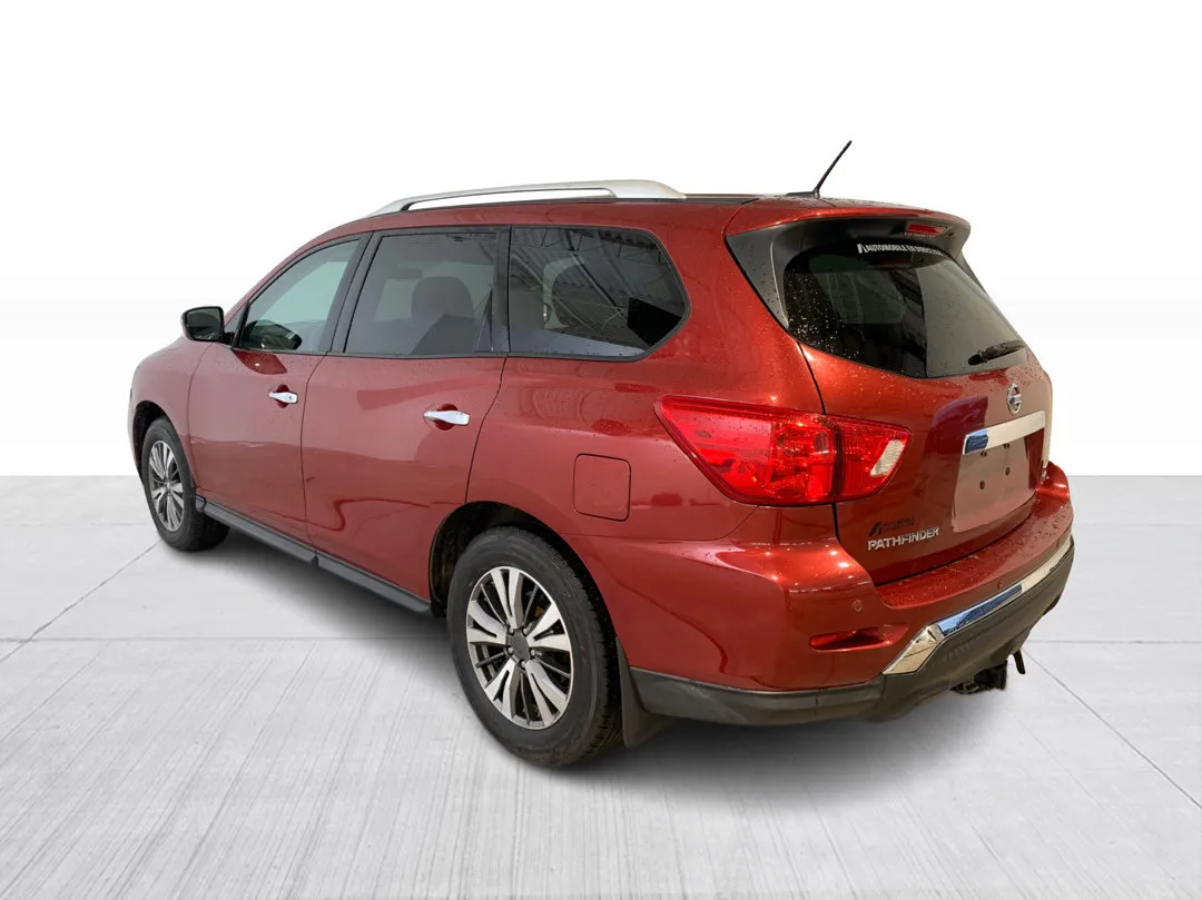 2017 Nissan Pathfinder — photo 5