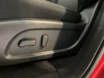 2017 Nissan Pathfinder - image 16