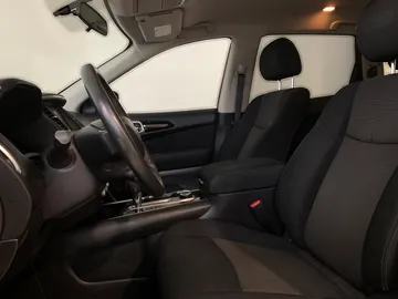2017 Nissan Pathfinder - image 10