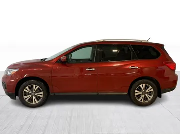 2017 Nissan Pathfinder - image 4