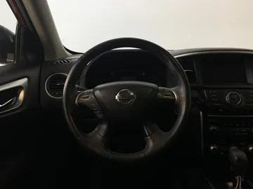 2017 Nissan Pathfinder - image 14