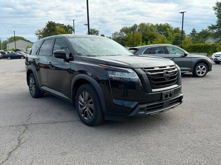 2022 Nissan Pathfinder - image principale