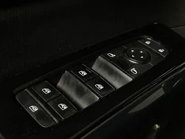 2022 Nissan Pathfinder - image 22