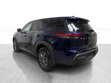 2022 Nissan Pathfinder - image 11