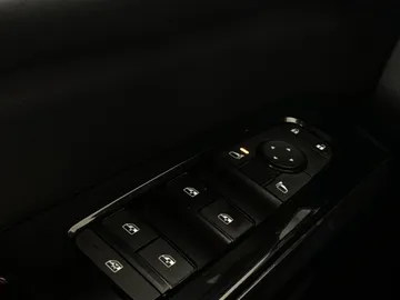 2022 Nissan Pathfinder - image 23