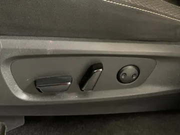 2022 Nissan Pathfinder - image 16