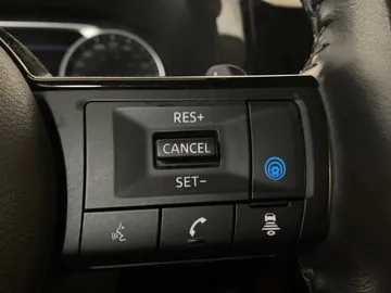 2022 Nissan Pathfinder - image 26