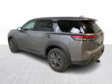 2022 Nissan Pathfinder - image 6
